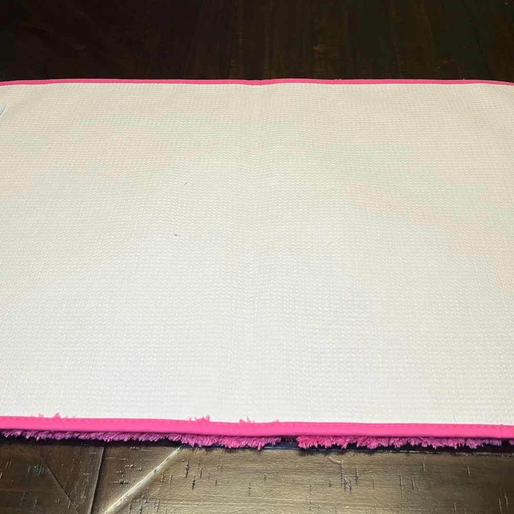 Kate Spade New York Hot Pink/Barbie Pink Bath Rug Size 20x32in.